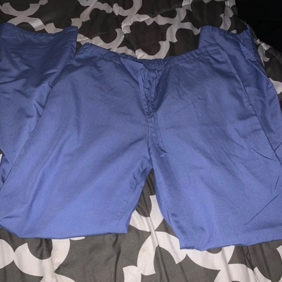 Lot of scrubs - Picture 4 of 4